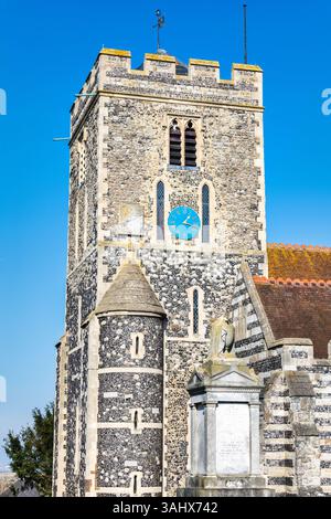 Église St Helens à Cliffe, Rochester, Kent, Angleterre par un froid matin d'hiver. Banque D'Images