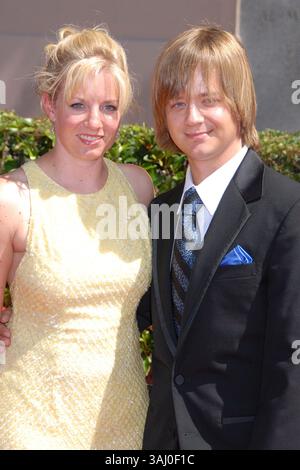 8 septembre 2007 - Los Angeles, CA, États-Unis - 8 septembre 2007 - Los Angeles, Californie - Jason Earles (à droite) et invité. 59e Primetime Creative Arts Emmys annuel au Shrine Auditorium. Crédit photo : Byron Purvis/AdMedia (crédit image : © Byron Purvis/AdMedia via ZUMA Wire) Banque D'Images