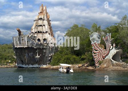 11 août 2007 - Vietnam - Ho Ca Tri Nguyen Island et aquarium, baie de Nha Trang, mer de Chine méridionale, Nha Trang, Vietnam. Entrée à l'aquarium de Mieu Island, une croisière festive au large de Nha Trang Vietnam. (Crédit image : © Sergi Reboredo via ZUMA Wire) Banque D'Images