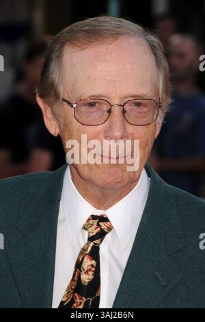 16 juin 2008 - Los Angeles, CA, États-Unis - 16 juin 2008 - Westwood, Californie - Bernie Kopell. ''Get Smart'' première de Los Angeles au Mann's Village Theatre. Crédit photo : Byron Purvis/AdMedia (crédit image : © Byron Purvis/AdMedia via ZUMA Wire) Banque D'Images