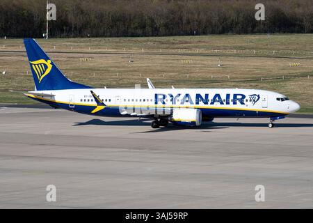 Irlandais Ryanair Boeing 737-8200 MAX avec immatriculation EI-IGF à l'aéroport de Cologne Bonn Banque D'Images