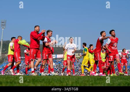 Mantova 1911 Team célèbre après avoir remporté le match lors du championnat italien de football Serie B entre Brescia Calcio FC et Mantova 1 Banque D'Images
