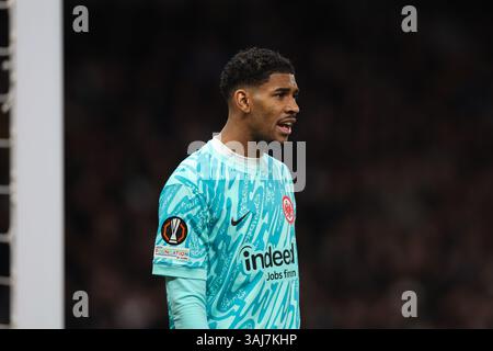 LONDRES, Royaume-Uni - 10 avril 2025 : Kaua Santos de l'Eintracht Frankfurt lors du match de quart de finale de l'UEFA Europa League entre Tottenham Hotspur et l'Eintracht Frankfurt au Tottenham Hotspur Stadium (crédit : Craig Mercer/ Alamy Live News) Banque D'Images