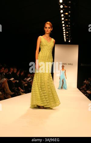 12 octobre 2008 - Culver City, Californie, États-Unis - 12 octobre 2008 - Culver City, Californie - modèle. Mercedes Benz Fashion week LA Day1, Kevan Hall Sow, Smashbox Studio. Crédit photo : Kevan Brooks/AdMedia Banque D'Images