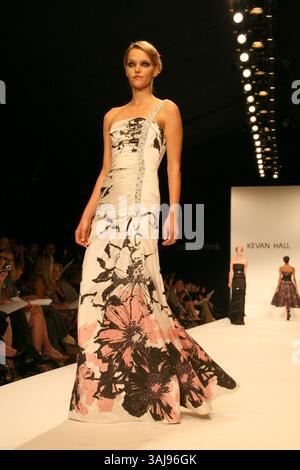 12 octobre 2008 - Culver City, Californie, États-Unis - 12 octobre 2008 - Culver City, Californie - modèle. Mercedes Benz Fashion week LA Day1, Kevan Hall Sow, Smashbox Studio. Crédit photo : Kevan Brooks/AdMedia Banque D'Images