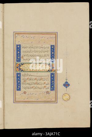 Cette page manuscrite du Coran de Ruzbihan illustre le titre du chapitre 74, al-Muddaththir (celui qui est bouclé). La page fait partie d'un codex illuminé du XVIe siècle, présentant une calligraphie persane élaborée et des éléments décoratifs vibrants, créés vers 1550. Banque D'Images