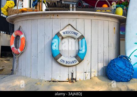 Comptoir de bar dans un restaurant sur la plage de la mer Banque D'Images