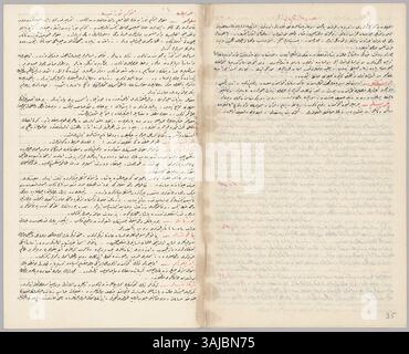 L'Encyclopédie mondiale des manuscrits ottomans, créée par Abdürrrahim Hilmi Bey, est un manuscrit rare et méticuleusement élaboré. Centré sur la Mecque, il contient plus de 580 pages d'écriture ottomane, 380 cartes et de nombreuses gravures, présentant une étude détaillée de l'histoire, de la géographie et de la culture islamique. Banque D'Images