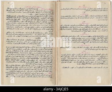 Abdürrrahim L’Encyclopédie mondiale manuscrite ottomane de 1918 de Hilmi Bey, axée sur la Mecque, est un ouvrage complexe contenant plus de 580 pages d’écriture ottomane, 380 cartes détaillées et plus de 225 gravures. Ce manuscrit méticuleusement conçu combine des graphiques, des collages et des cartes dessinées à la main, mettant en valeur une précision artistique avancée. Banque D'Images