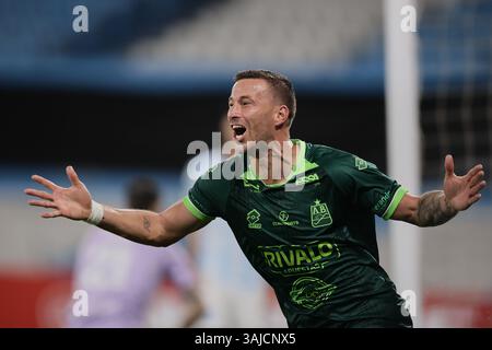 Avellaneda, Argentine – 10 avril 2025 : Racing Club a subi une défaite de 0-2 contre l'Atlético Bucaramanga, de Colombie, lors d'un match en phase de groupes de la Copa Libertadores à l'Estadio Presidente Perón. La partie Argentine a été incapable de percer la défense colombienne, tandis que les visiteurs ont capitalisé sur leurs chances d'obtenir une victoire historique à l'extérieur. (Crédit : UNAR AGENCY) Banque D'Images