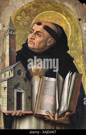 Cette peinture de tempera de Carlo Crivelli de 1476 représente Saint Thomas d'Aquin, un théologien du XIIIe siècle. Aquin a cherché à réconcilier la foi avec la raison, offrant cinq preuves de l'existence de Dieu. Le tableau est conservé à la Galerie nationale. Banque D'Images