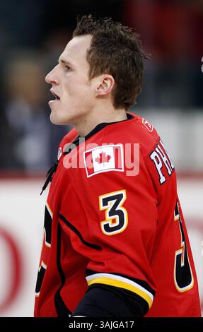 28 déc. 2009 - Calgary, Alberta, Canada - photo de profil de joueur de la LNH sur Dion Phaneuf des Flames de Calgary lors d'un récent match à Calgary. (Crédit image : © Larry MacDougal via ZUMA Wire) Banque D'Images