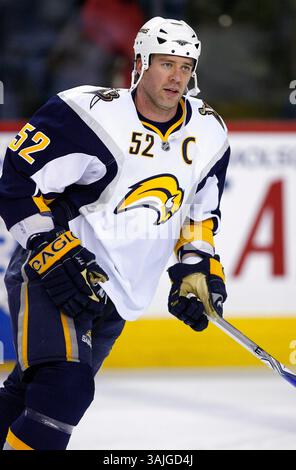 31 janv. 2009 - Calgary, Alberta, Canada - photo de profil de joueur de la LNH sur Craig rivet des Sabres de Buffalo lors d'un récent match de hockey à Calgary. (Crédit image : © Larry MacDougal via ZUMA Wire) Banque D'Images