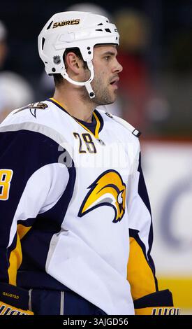 31 janv. 2009 - Calgary, Alberta, Canada - photo de profil de joueur de la LNH sur Paul Gaustad des Sabres de Buffalo lors d'un récent match de hockey à Calgary. (Crédit image : © Larry MacDougal via ZUMA Wire) Banque D'Images