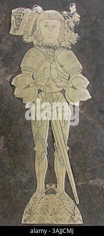 Les cuivres monumentaux de Sir Anthony Grey, situés dans la cathédrale Saint-Albans, commémorent sa mort en 1480 et mettent en valeur le design héraldique de sa famille. Banque D'Images