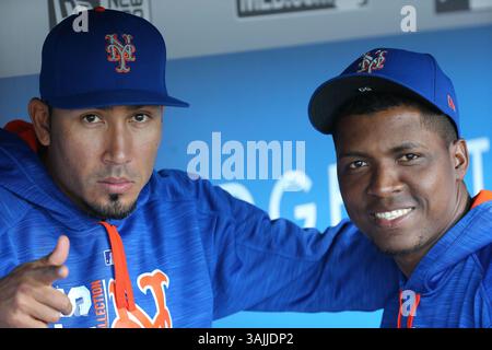 21 juin 2017 : le lanceur en relief des New York mets Fernando Salas #59 et le lanceur en relief des New York mets Rafael Montero #50 posent pour une photo dans le match entre les New York mets et les Los Angeles Dodgers, Dodger Stadium à Los Angeles, CA. Photographe : Peter Joneleit. (Image de crédit : &copy ; Peter Joneleit/CSM via ZUMA Wire) Banque D'Images