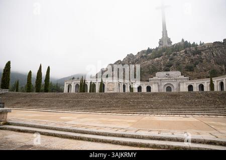 Majestueuse vallée des morts enveloppée de brume Banque D'Images