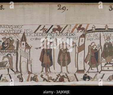 La scène 29 de la tapisserie de Bayeux représente des événements importants de la conquête normande de l'Angleterre, brodée entre 1066 et 1083. La scène capture des moments clés de la bataille et des développements politiques de l'époque. Banque D'Images