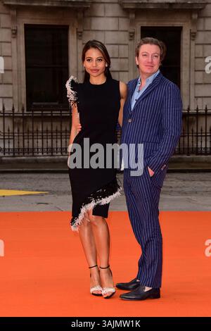 7 juin 2017 - Londres, Royaume-Uni de Grande-Bretagne et d'Irlande du Nord - Emma McQuiston, vicomtesse Weymouth, et Ceawlin Thynn, vicomte Weymouth arrivant à la soirée de présentation de l'exposition estivale de la Royal Academy of Arts à la Royal Academy of Arts le 7 juin 2017 à Londres, Angleterre (crédit image : © Famous/Ace Pictures via ZUMA Press) Banque D'Images