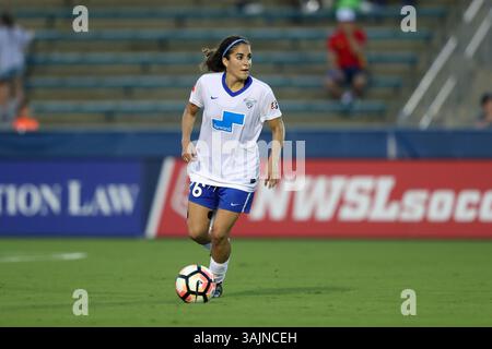 17 juin 2017 - Cary, Caroline du Nord, États-Unis - Cary, Caroline du Nord - samedi 17 juin 2017 : Angela Salem lors d'un match de la saison régulière de la Ligue nationale de soccer féminin (NWSL) entre le courage de Caroline du Nord et les Boston Breakers au stade Sahlenâ€™s du WakeMed Soccer Park. Le courage a remporté le match 3-1. (Crédit image : © Andy Mead/ISIPhotos via ZUMA Wire) Banque D'Images