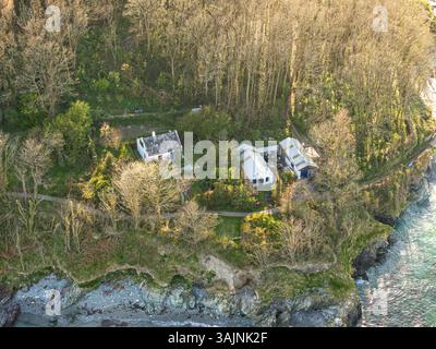 Réserve naturelle de Looe Island, également connue sous le nom de St George's Island, vue aérienne, juste à côté de la ville continentale de Looe au large de Cornwall, en Angleterre. Banque D'Images