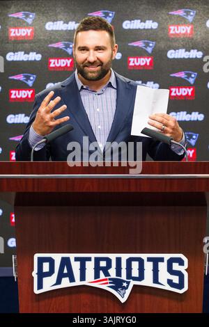 30 juillet 2017 ; Foxborough, ma, États-Unis ; le défenseur des Patriots de la Nouvelle-Angleterre Rob Ninkovich annonce sa retraite lors d'une conférence de presse au stade Gillette. Anthony Nesmith/Cal Sport Media(image de crédit : &copy ; Anthony Nesmith/CSM via ZUMA Wire) Banque D'Images