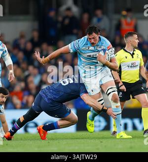 Aviva Stadium, Dublin, Irlande. 11 avril 2025. Investec Champions Cup Rugby, Leinster contre Glasgow Warriors ; JP du Preez de Glasgow est attaqué par Dan Sheehan de Leinster Credit : action plus Sports/Alamy Live News Banque D'Images