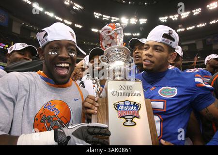 02 janvier 2010 - Nouvelle-Orléans, LOS ANGELES, États-Unis - 1er janvier 2010 : la Floride célèbre après avoir battu Cincinnati lors de l'Allstate Sugar Bowl 2010 dans le Superdome de Louisiana à la Nouvelle-Orléans, Los ANGELES. Tyler Kaufman/CSM. (Crédit image : © Tyler Kaufmann/Cal Sport Media/ZUMApress.com) Banque D'Images
