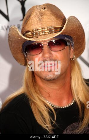 27 avril 2010 - New York, New York, États-Unis - BRET MICHAELS continue d'être surveillé de près par ses médecins, une source révèle les moments atroces du rocker avant qu'il ne soit emmené aux urgences. Souvent appelé par les médecins un « mal de tête en claquement de tonnerre » en raison de l'intensité et de la soudaineté de la douleur, de tels maux de tête sont un symptôme révélateur du genre d'hémorragie cérébrale dont Michaels a souffert. Bret est toujours en USI. Il a toujours le mal de tête et est fortement sédaté. PHOTO : 06-07-2009. BRET MICHAELS arrive à la 63e cérémonie annuelle des Tony Awards au Radio City Music Hall de New York CIT Banque D'Images