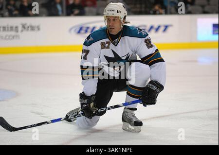 23 février 2009 : le centre des Sharks de San Jose Jeremy Roenick #27 en action un match de la LNH entre les Sharks de San Jose et les Stars de Dallas au American Airlines Center de Dallas, TX San Jose a battu Dallas 1-0 (crédit image : © Albert Pena/Cal Sport Media) Banque D'Images