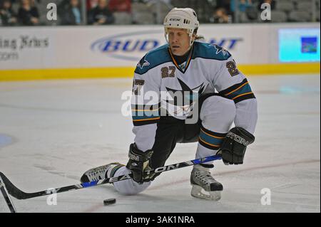23 février 2009 : le centre des Sharks de San Jose Jeremy Roenick #27 en action un match de la LNH entre les Sharks de San Jose et les Stars de Dallas au American Airlines Center de Dallas, TX San Jose a battu Dallas 1-0 (crédit image : © Albert Pena/Cal Sport Media) Banque D'Images
