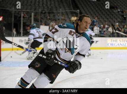 23 février 2009 : le centre des Sharks de San Jose Jeremy Roenick #27 se réchauffe avant un match de la LNH entre les Sharks de San Jose et les Stars de Dallas au American Airlines Center de Dallas, TX San Jose a battu Dallas 1-0 (crédit image : © Albert Pena/Cal Sport Media) Banque D'Images