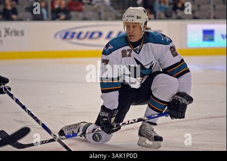 23 février 2009 : le centre des Sharks de San Jose Jeremy Roenick #27 en action un match de la LNH entre les Sharks de San Jose et les Stars de Dallas au American Airlines Center de Dallas, TX San Jose a battu Dallas 1-0 (crédit image : © Albert Pena/Cal Sport Media) Banque D'Images