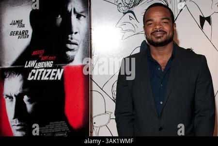 15 oct. 2009 - Philadelphie, Pennsylvanie, États-Unis - le réalisateur F. GARY GRAY sur le tapis rouge au Festival du film de Philadelphie projection de 'Law Abiding Citizen' Law Abiding Citizen suit un brillant sociopathe qui orchestre une série de meurtres de haut niveau qui s'emparent de la ville de Philadelphie. (Crédit image : © Ricky Fitchett/ZUMA Press) Banque D'Images