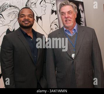 15 oct. 2009 - Philadelphie, Pennsylvanie, États-Unis - le réalisateur F. GARY GRAY et l'acteur BRUCE MCGILL sur le tapis rouge au Festival du film de Philadelphie projection de 'Law Abiding Citizen' Law Abiding Citizen suit un brillant sociopathe qui orchestre une série de meurtres de haut niveau qui s'emparent de la ville de Philadelphie. (Crédit image : © Ricky Fitchett/ZUMA Press) Banque D'Images