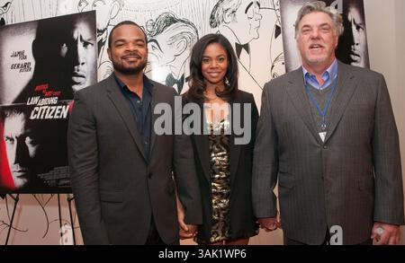 15 oct. 2009 - Philadelphie, Pennsylvanie, États-Unis - le réalisateur F. GARY GRAY, REGINA HALL et BRUCE MCGILL sur le tapis rouge au Festival du film de Philadelphie projection de "Law Abiding Citizen" Law Abiding Citizen suit un brillant sociopathe qui orchestre une série de meurtres de haut niveau qui s'emparent de la ville de Philadelphie. (Crédit image : © Ricky Fitchett/ZUMA Press) Banque D'Images