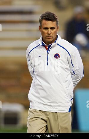 14 octobre 2009 : Chris Petersen, entraîneur-chef de Boise State. . Les Broncos de Boise State ont battu le Tulsa Golden Hurricane 28-21, à Tulsa, Oklahoma. Richey Miller/CSM (crédit image : © Richey Miller/Cal Sport Media/ZUMA Press) Banque D'Images