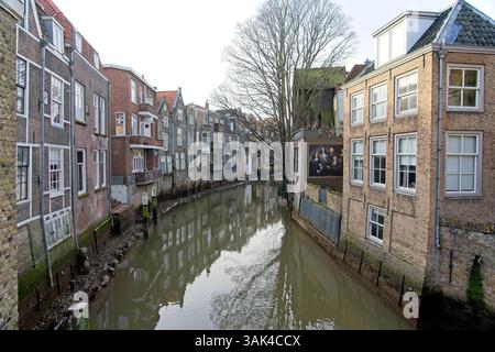 Dordrecht pays-Bas - 27 janvier 2024 - maisons anciennes à Voorstraathaven dans la ville historique de Dordrecht aux pays-Bas Banque D'Images