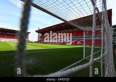 Stade d'Oakwell, Barnsley, Angleterre - 12 avril 2025 vue générale du stade d'Oakwell - avant le match Barnsley v Bolton Wanderers, Sky Bet League One, 2024/25, stade d'Oakwell, Barnsley, Angleterre - 12 avril 2025 crédit : Mathew Marsden/WhiteRosePhotos/Alamy Live News Banque D'Images