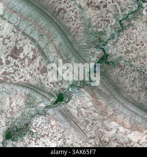 3 mai 2006 - Irak - les plaines de Ninive sont une région du gouvernorat irakien de Ninive au nord et à l'est de la ville de Mossoul, d'où elle est également connue sous le nom de plaine de Mossoul. Elle était autrefois connue sous le nom de plaine de Sanjar ou Sinjar à partir de sa principale colonie médiévale. La région comprend également les ruines des anciennes villes assyriennes de Ninive, Nimrud et dur-Sharrukin ainsi que de nombreux sites religieux anciens tels que le monastère Mar Mattai, le monastère Rabban Hormizd, le tombeau de Nahum et Lalish. (Crédit image : © Airbus/Airbus via ZUMA Wire/ZUMAPRESS.com) Banque D'Images