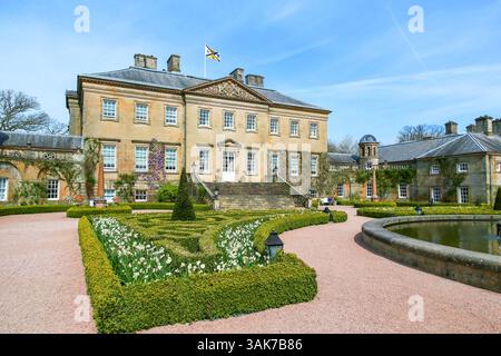 Dumfries House est une maison de campagne palladienne à Ayrshire, en Écosse. Il est situé dans un grand domaine, à environ 3 km à l'ouest de Cumnock. Banque D'Images