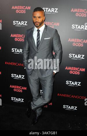 20 avril 2017 - Los Angeles, CA, États-Unis - Ricky Whittle arrive à la première de 'American Gods' au cinéma ArcLight Cinerama Dome le 20 avril 2017 à Hollywood, Californie (crédit image : © Peter West/Ace Pictures via ZUMA Press) Banque D'Images