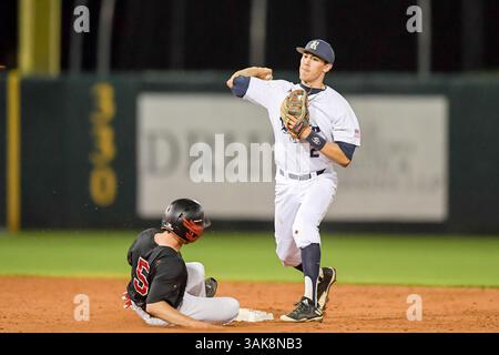 11 AVRIL 2017 -- pendant le match de baseball de la NCAA entre Rice et Houston depuis Reckling Park à Houston, TX. Crédit image : Maria Lysaker/Cal Sport Media4/11/17 -- pendant le match de baseball de la NCAA entre Rice et Houston du Reckling Park à Houston, TX. Image de crédit : Maria Lysaker/Cal Sport Media(image de crédit : &copy ; Maria Lysaker/CSM via ZUMA Wire) Banque D'Images