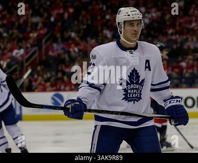 3 janvier 2017 : Toronto Maple Leafs Center #42 Tyler Bozak lors d’un match de la LNH entre les Capitals de Washington et les Maple Leafs de Toronto au Verizon Center à Washington DC. Les capitales battent les Maple Leafs en prolongation, 6-5. Justin Cooper/CSM(image de crédit : &copy ; Justin Cooper/CSM via ZUMA Wire) Banque D'Images