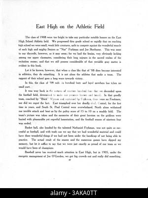 L'édition 1908 de l'annuaire Cardinal de l'East High School relate l'année scolaire 1907-1908 en mettant l'accent sur les profils des étudiants et des professeurs, les événements sportifs, les clubs sociaux et d'autres activités parascolaires. Banque D'Images