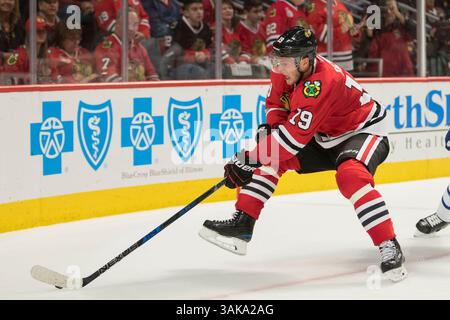 22 octobre 2016 : Chicago, Illinois, États-Unis - Blackhawk #19 Jonathan Toews en action lors du match de la Ligue nationale de hockey entre les Blackhawks de Chicago et les Maple Leafs de Toronto au United Center à Chicago, il. (Image de crédit : &copy ; Mike Wulf/CSM via ZUMA Wire) Banque D'Images