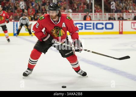 22 octobre 2016 : Chicago, Illinois, États-Unis - Blackhawk #2 Duncan Keith en action lors du match de la Ligue nationale de hockey entre les Blackhawks de Chicago et les Maple Leafs de Toronto au United Center à Chicago, il. (Image de crédit : &copy ; Mike Wulf/CSM via ZUMA Wire) Banque D'Images