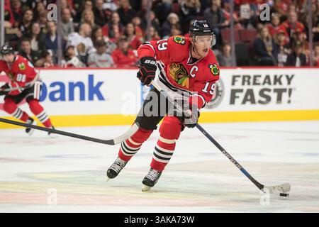 06 novembre 2016 : Chicago, Illinois, États-Unis - Blackhawk #19 Jonathan Toews en action lors du match de la Ligue nationale de hockey entre les Blackhawks de Chicago et les Stars de Dallas au United Center à Chicago, il. (Image de crédit : &copy ; Mike Wulf/CSM via ZUMA Wire) Banque D'Images