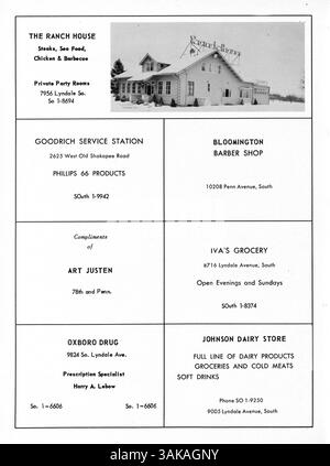 Le Bloomington High Yearbook 1954, Bloomington Bear 54, met en lumière les événements sociaux, les réalisations des élèves et les performances athlétiques tout au long de l'année scolaire 1953-1954/09. Banque D'Images