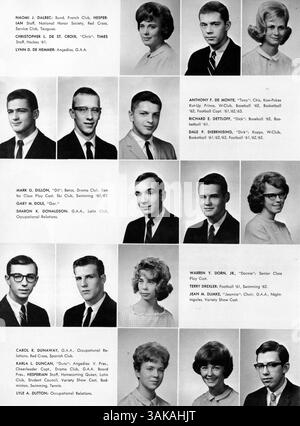 Cette édition 1964 de l'Annuaire Hesperian de West High School met en lumière l'année scolaire 1963-1964 et présente la vie étudiante, l'athlétisme, les clubs et l'histoire afro-américaine au sein de la communauté. Banque D'Images